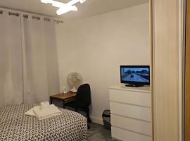 Eusty Guest House，位于锡廷伯恩的酒店