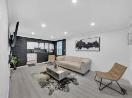 MINT 3Bedroom Home Perfect for long stay!