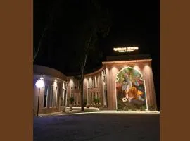 Kadamb Kuteer Vrindavan