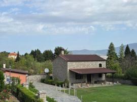 Panos Stone House，位于Lílaia的酒店