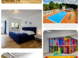 Apartament 11B Niebieskie Apartamenty z basenem krytym, odkrytym, salą zabaw, animacjami