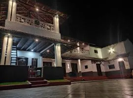 Traditional 4 Bedroom Villa - Sukun Heritage