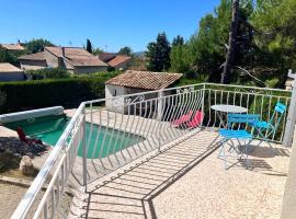 Appartement en Luberon，位于佩尔蒂的酒店
