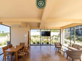 Luxury 2 BR Condo - Oceanview Pool - Gym