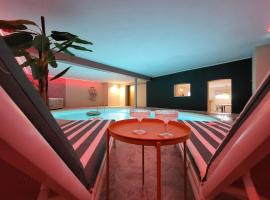 Le Beverly Moon - Private Pool & Spa，位于迪南的酒店