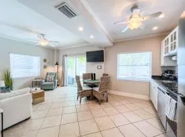 100' from the beach, Charming 1BR Beachside Retreat