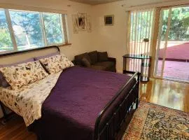 Comfy, Cozy BnB Kent WA "Private Bathroom"