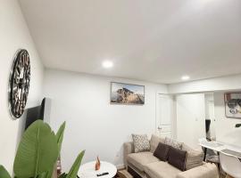 Cozy 2 Bedroom Suite Close to Amenities，位于埃德蒙顿的酒店