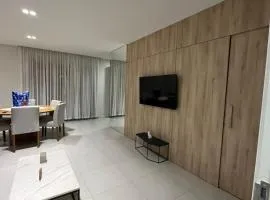 Apto a 200mts do mar Meia Praia - Itapema