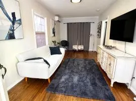 1920 Remodeled Craftsman Cottage Heart of Little Italy