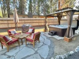 5 Bedroom Cabin W Hot Tub 10 Minutes from Heavenly