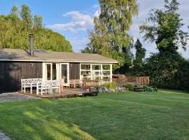 Lovely Bright Summer House Close To The Beach