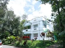 Beautiful Five Bedroom Villa Near Munnar