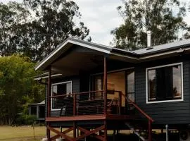 Tuckeroo Cottages - Cockatoo Cottage