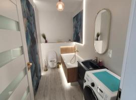 Apartament Cień Wiatru z Widokiem na Jezioro i Netflixem，位于哈日科维的酒店