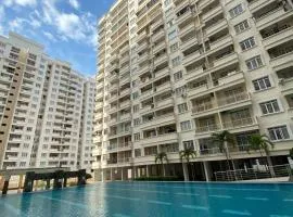 Easy Access to Airport, USM & Queensbay
