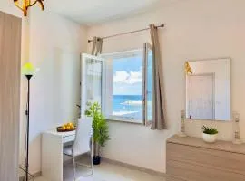 Demetra Seafront Apartment - Parking & Pool