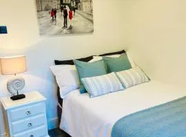 Cozy Private Access Room