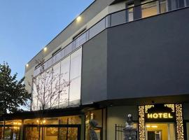 GRAND JNK Boutique Hotel，位于Kukës的酒店