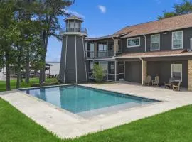 Huge lakefront retreat with private pier, pool, game room and outdoor fire pit