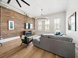Spacious Loft, Close to The Strand, Port, and Beach