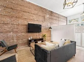 Historic Downtown Galveston Flat With Game Room