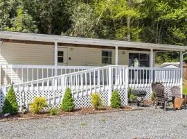 Tucked Away - Magical Location on the River, Hiking, and Rafting!