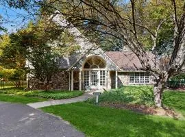 Trent Jones Cottage at Point O' Woods