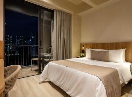 Hotel Tres Altares Sabaneta，位于萨瓦内塔的酒店
