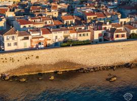 La Touraque by Evasion Riviera, Vieil Antibes, Remparts，位于昂蒂布的酒店