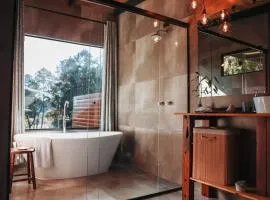 Chalé Climatizado com banheira em frente ao Parque do Passaúna em Curitiba by Tiny House Passaúna