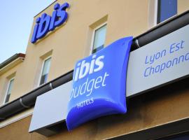 里昂东夏敦耐宜必思快捷酒店，位于查波奈的酒店