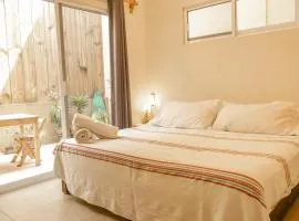 Bonobo House for 5 & Loft for 2- your best Puerto options!