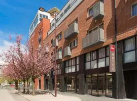 里尔中心大广场宜必思酒店