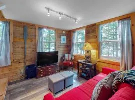 Lazy Lumberjack Lakeside Cottage