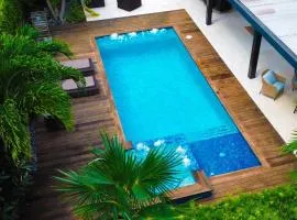 Greenview Villa/Luxury Heated Pool Home Golf View