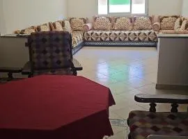 Great flat near shops, food and beach