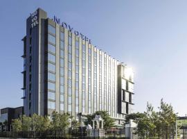 Novotel Bangkok Future Park Rangsit，位于巴吞他尼的带泳池的酒店