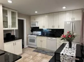 Spacious 3 Bedroom Near Train Station