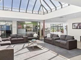 堪培拉雄鹰宜必思尚品酒店，位于堪培拉的酒店