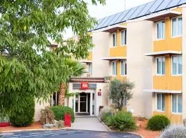 贝济耶东地中海A9/A75宜必思酒店