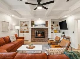 Luxury 3 BDR Edmond, Fuseball, Pac-Man, Sleeps 9