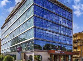 锡拉库扎美居酒店，位于锡拉库扎的酒店