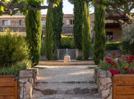 普罗旺斯地区艾克斯圣维克托瓦尔美居酒店，位于勒鲁热新堡的酒店