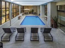 库里提巴金色美居酒店 