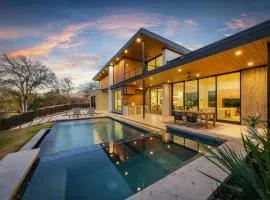 Barton Springs Luxe Heated Pool Spa Sleeps 16