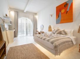 Maison Boheme Modern Apartment & Villa with Pool in Sanur，位于沙努尔的酒店