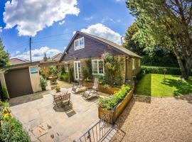 Swallows Nest - Covehurst Bay Cottage，位于海斯廷斯的度假短租房