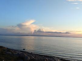 Cottage in scenic Langø，位于Martofte的酒店