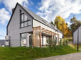 Willa 27P Lakeside Retreat Łączyno by BookingHost